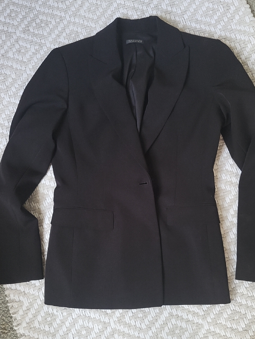 Tahari Classic Black Single-Button Women's Blazer